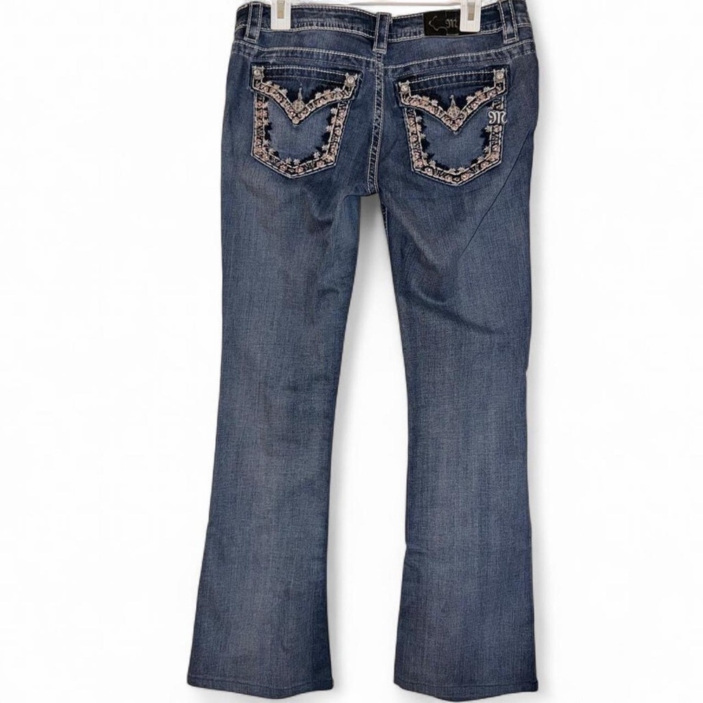 Miss Me Blue Denim Embroidered Pocket jeans. Size 29 - Picture 4 of 8